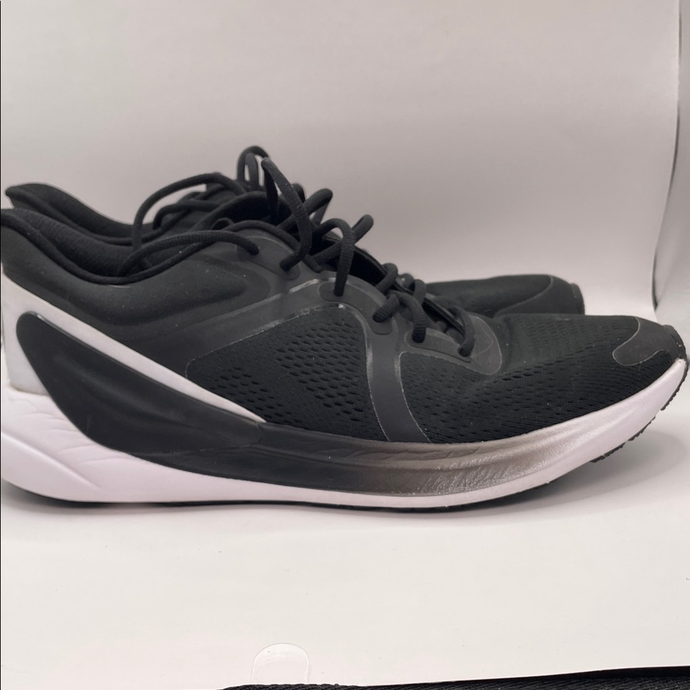 Lululemon - Blissfeel Athletic Gym Running Shoes - Black / White 9.5